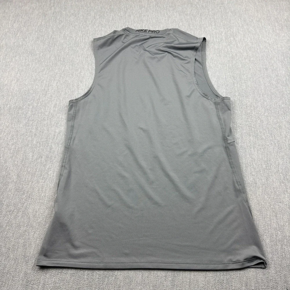 Nike Pro Shirt Mens Medium Gray Core Dri-Fit‎ Slim Fit Active Gym Workout FB7924